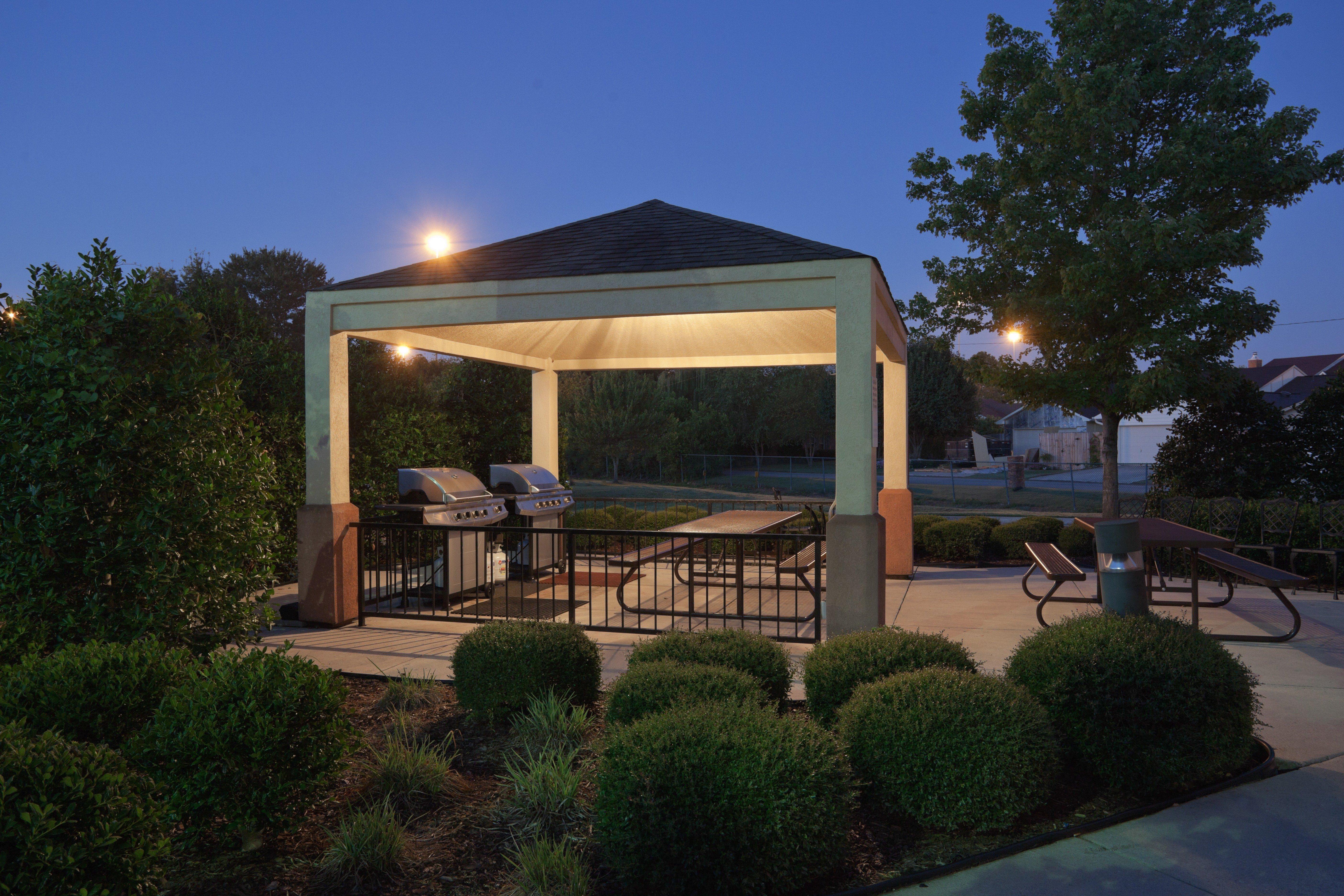Sonesta Simply Suites Huntsville Extérieur photo