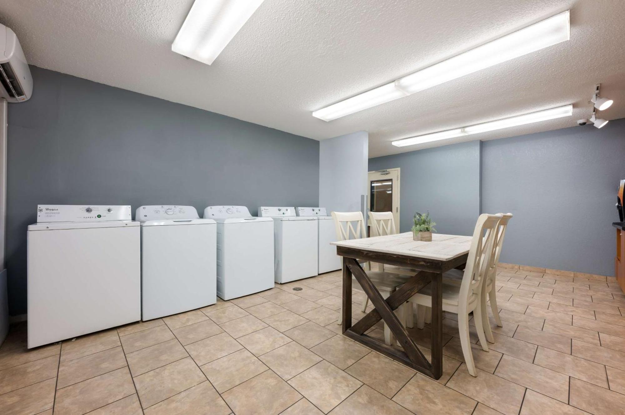 Sonesta Simply Suites Huntsville Extérieur photo